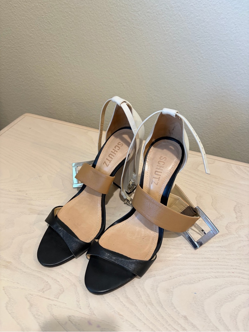 SCHUTZ Black and Tan Leather Block Heel Sandals with Buckle Detail